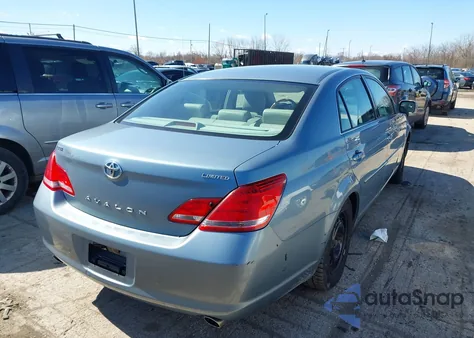 2005 Toyota Avalon Limited z USA, uszkodzony, nr VIN 4T1BK36B85U029061